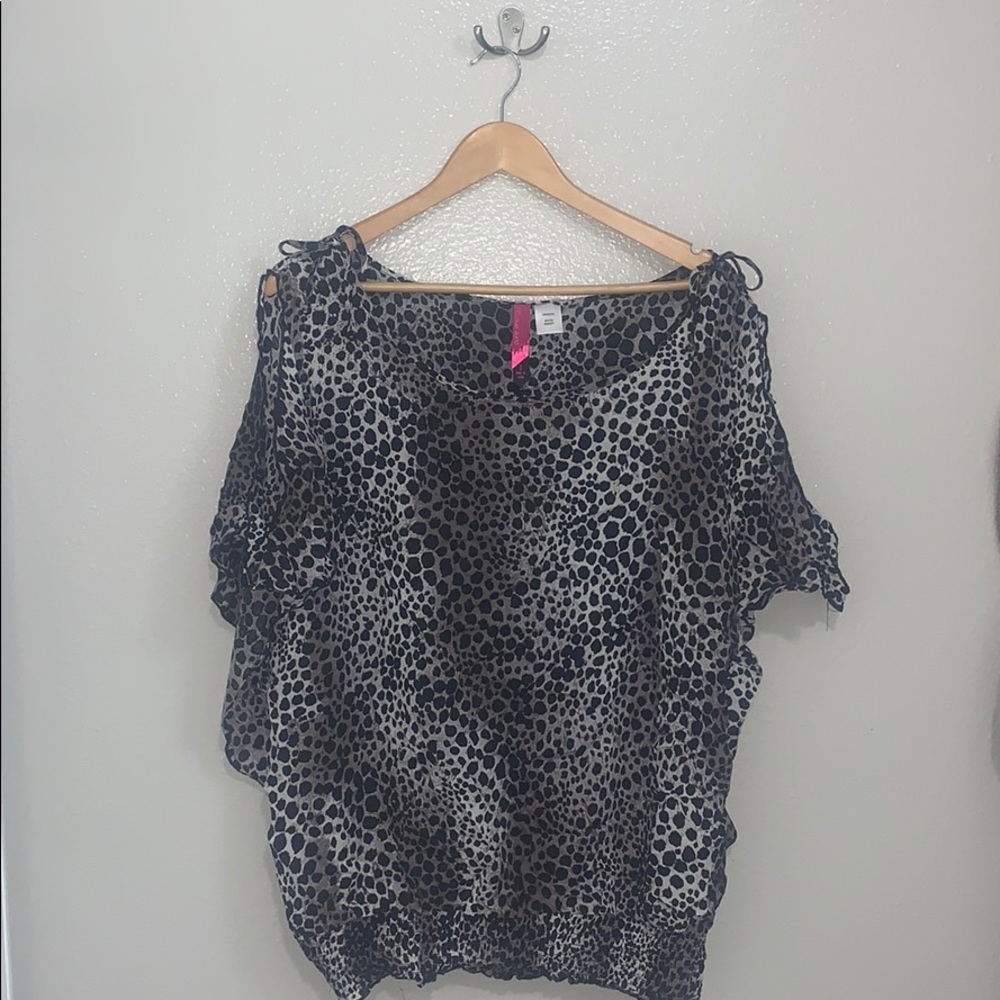 Women’s shirt